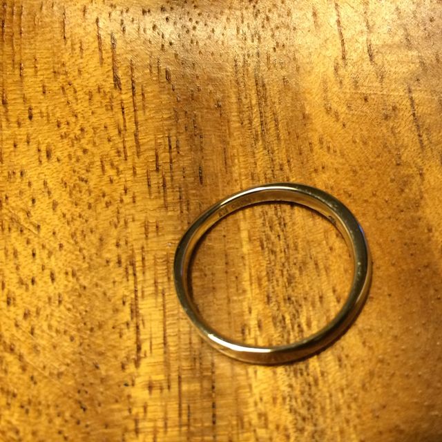 【俄(にわか)の口コミ】 シンプルで飽きのこない、かつ個性的なデザインのものを探していたので、…