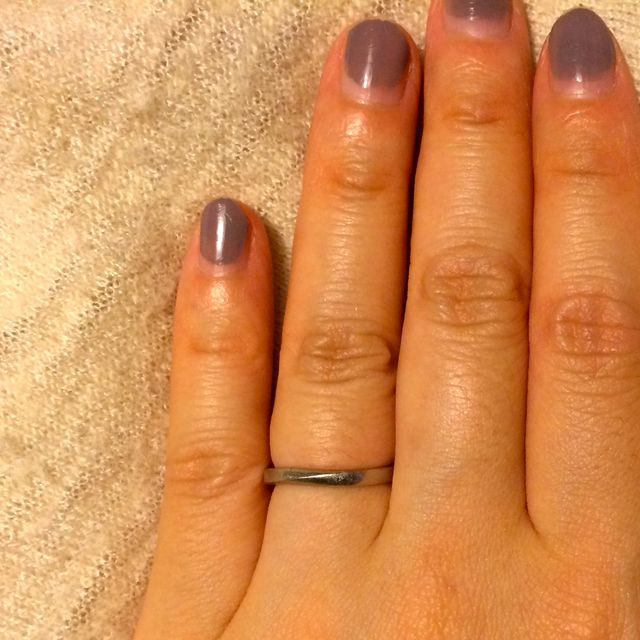 【俄(にわか)の口コミ】 シンプルで飽きのこない、かつ個性的なデザインのものを探していたので、…