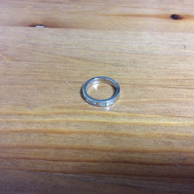 【ブルガリ(BVLGARI)の口コミ】 私は手が小さいので手に馴染む大きさで、日々着けてもいたいので家事や育…