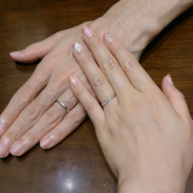 【銀座ダイヤモンドシライシの口コミ】 Bouquetのぐるりと施されたダイヤでどこから見てもキレイなシルエットと迷…