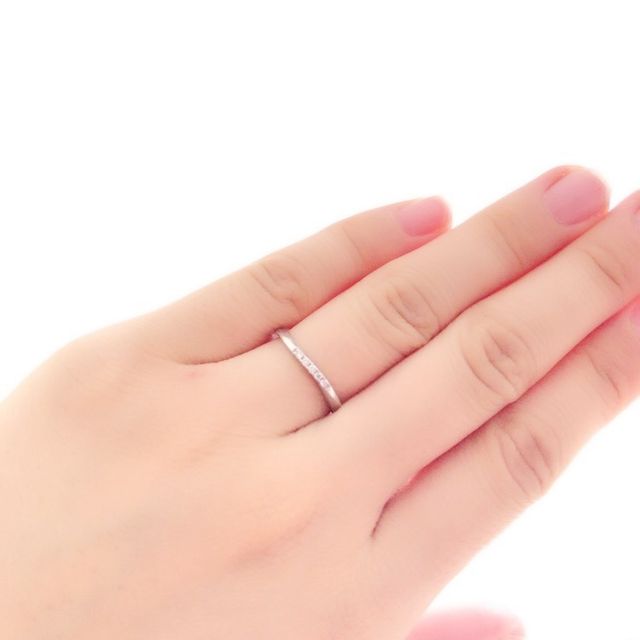 【Ponte Vecchio(ポンテヴェキオ)の口コミ】 指が綺麗に見える細いタイプで尚且つウエーブ型のリングを探しており、今…