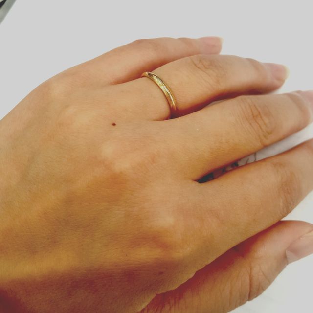【チェリーブラウン(CHERRY BROWN)の口コミ】 ゴールドのきわめてシンプルな指輪を探していました。ゴールドの中でも少…