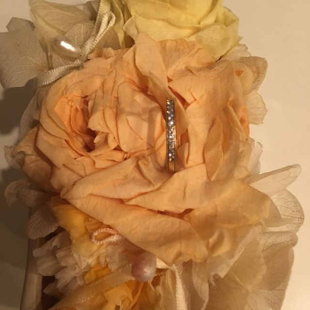 【LUCIE(ルシエ)の口コミ】 とにかくキラキラ、ストーンが目立つことがよかった！3年ほどたちますが、…