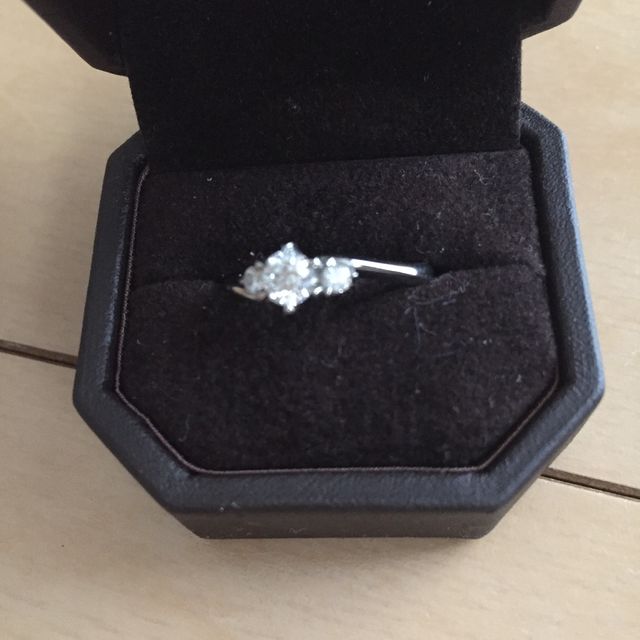【アイプリモ(I-PRIMO)の口コミ】 もともと指輪を見に行くだけのつもりで行ったのですが、この指輪をみて一…