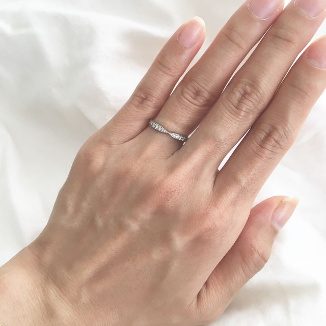 【ティファニー(Tiffany & Co.)の口コミ】 華奢で繊細なデザインのダイアモンドがちりばめられたデザインにほれ込み…
