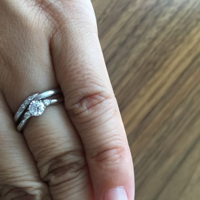 【アイプリモ(I-PRIMO)の口コミ】 指が太めの私は、少しでも細く見えるようにV字のデザインにすることを決め…