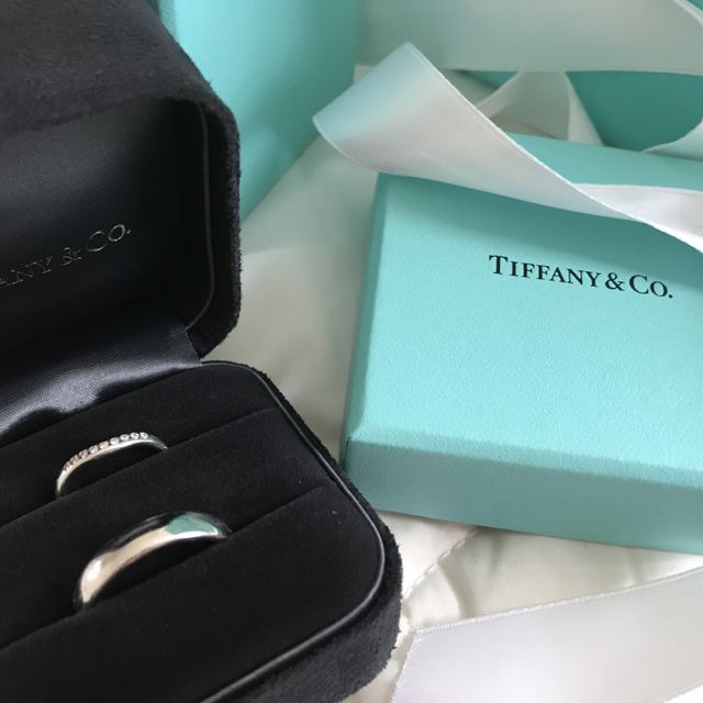 【ティファニー(Tiffany & Co.)の口コミ】 婚約指輪は他店でオーダーメイドで作って頂いたので、結婚指輪こそはここ…