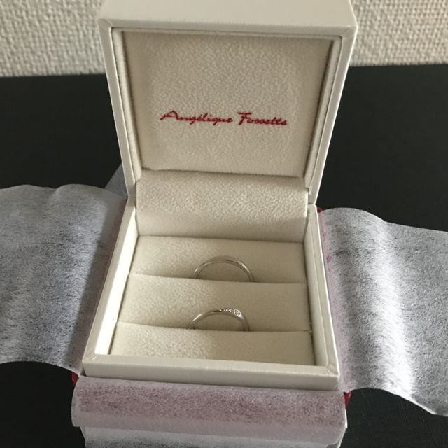【アンジェリックフォセッテ(Angelique Fossette)の口コミ】 今まで指輪をつけて生活したことがなく、シンプルであまり気にならないも…