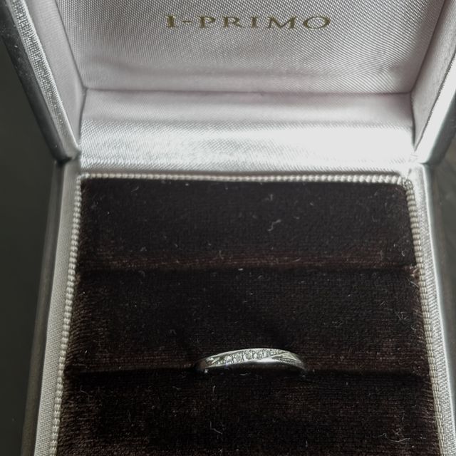 【アイプリモ(I-PRIMO)の口コミ】 ウェーブ型なので指に馴染みやすく、とても綺麗に見えます。また、ダイヤ…