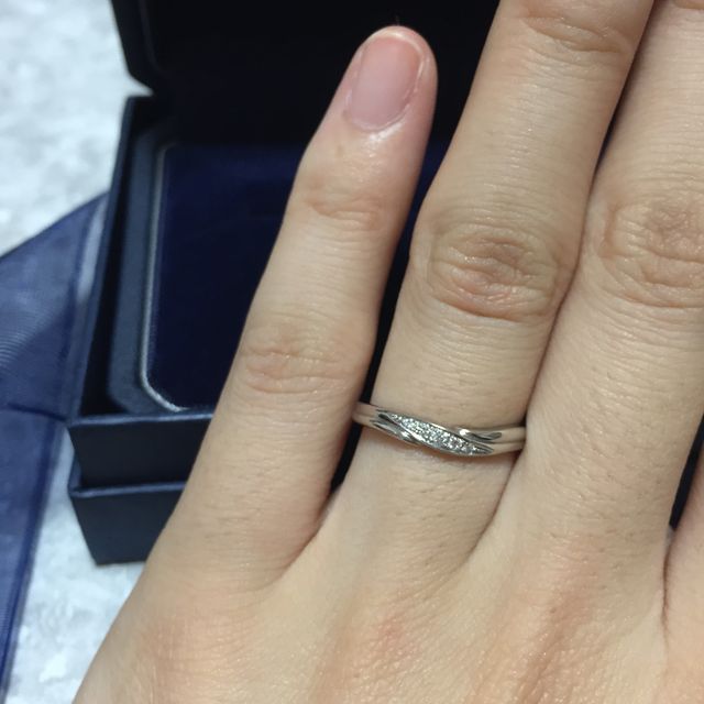 【銀座ダイヤモンドシライシの口コミ】 つけ心地もよく仕事のさいも
気にならずつけられるデザインでした！
キラ…