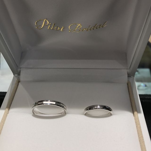 【PILOT BRIDAL(パイロットブライダル)の口コミ】 夫婦で似たデザインの指輪をつけるのが一般的であり、かつ、妻の決めたデ…