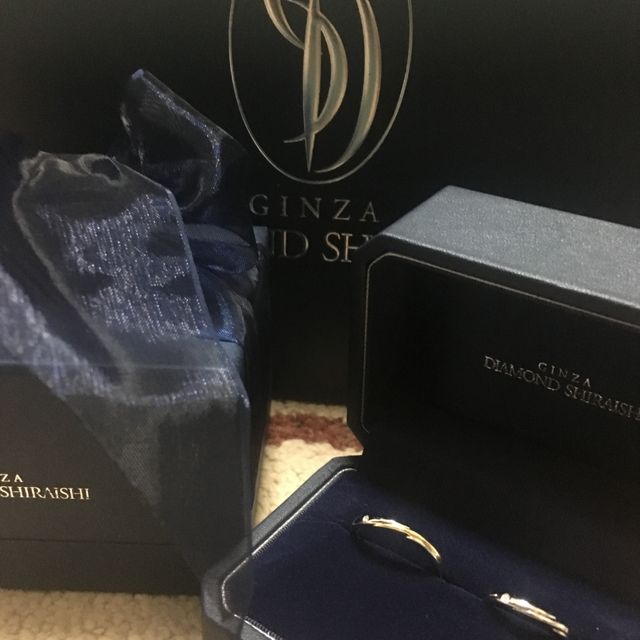 【銀座ダイヤモンドシライシの口コミ】 価格とデザインです。
求めているようなデザインは価格が予算を上回る事が…