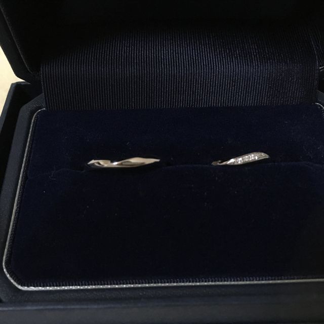 【銀座ダイヤモンドシライシの口コミ】 主張しすぎないダイヤモンドのデザインと
スるっと滑なな着け心地、
ハー…