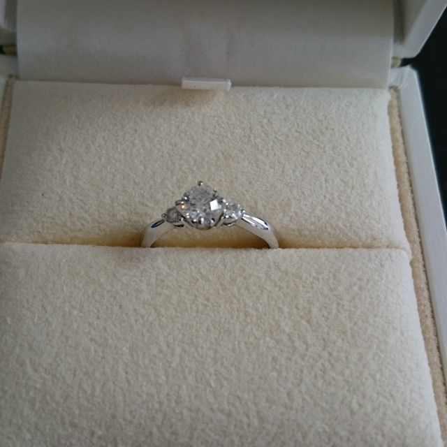 【TASAKI(タサキ)の口コミ】 大丸神戸店で、様々なブランドへ行きました。
試着したときに、このリング…