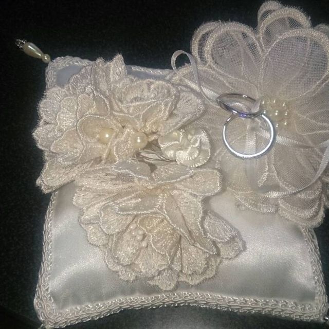 【CAFERING(カフェリング)の口コミ】 シンプルで女性らしい指輪だったところ。自分の指を実物よりほっそり綺麗…