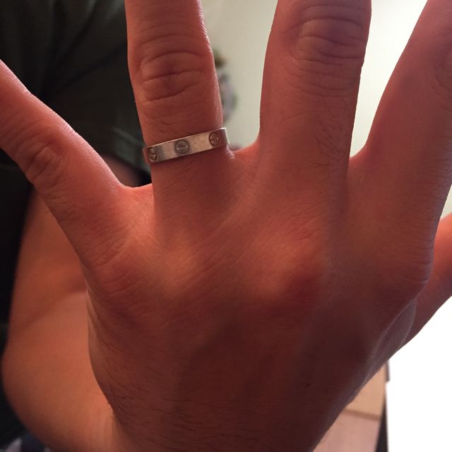 【カルティエ(Cartier)の口コミ】 いくつか他のブランドや指輪も見ましたが、
デザインがシンプルなのと、
…