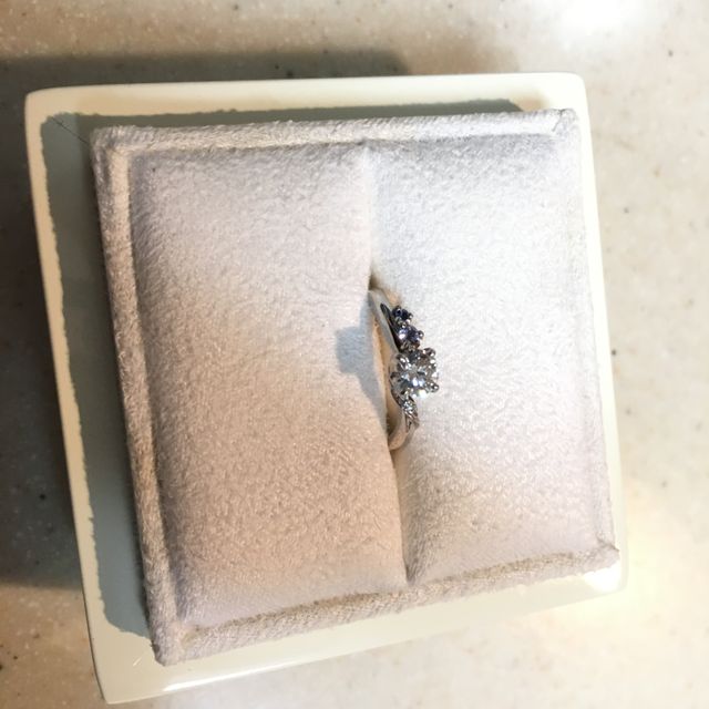 【LUCIE(ルシエ)の口コミ】 婚約指輪、実は作ろうかとても悩みました。でも一生に一度の素晴らしい想…