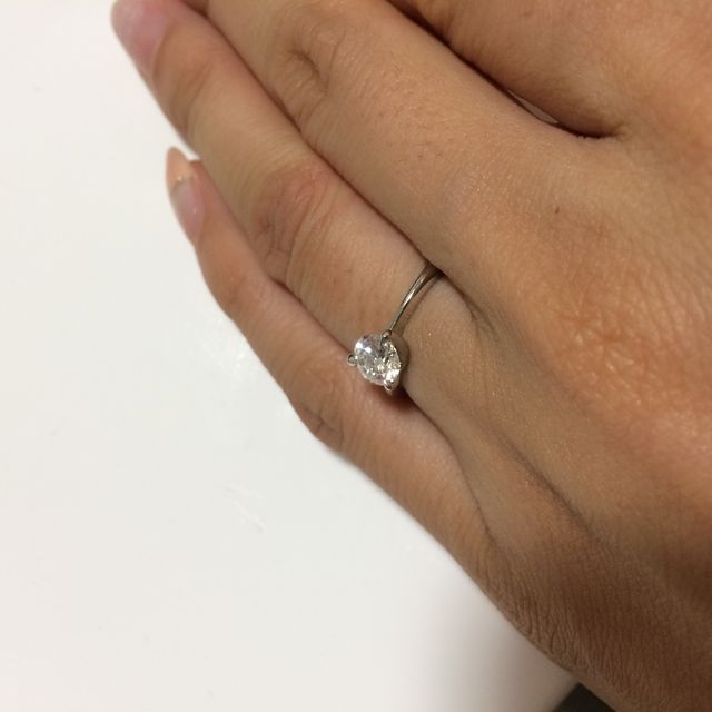 【アンジェリックフォセッテ(Angelique Fossette)の口コミ】 サプライズで購入してくれた婚約指輪でしたが、文句なく、とっても嬉しか…