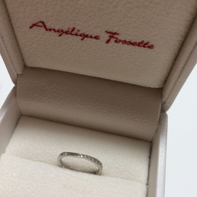 【アンジェリックフォセッテ(Angelique Fossette)の口コミ】 婚約指輪がとても好きだったので、同じブランドに即決しました。
デザイン…