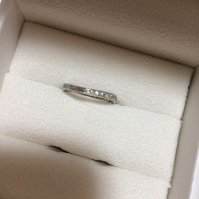 【アンジェリックフォセッテ(Angelique Fossette)の口コミ】 婚約指輪がとても好きだったので、同じブランドに即決しました。
デザイン…