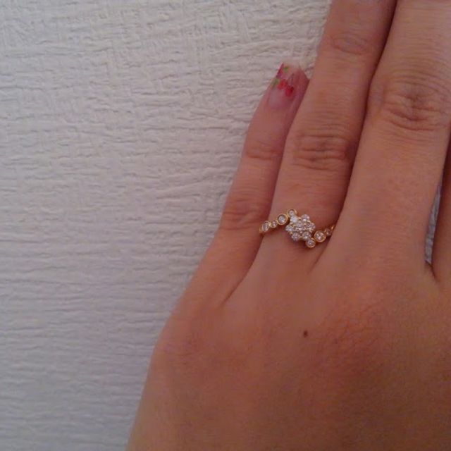 【Ponte Vecchio(ポンテヴェキオ)の口コミ】 特徴的な指輪が欲しかったので満足しています。
ダイヤ部分の凹凸が大きい…