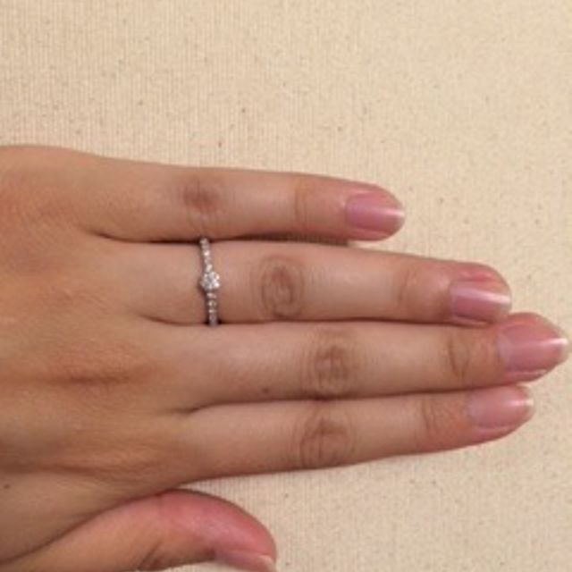 【STAR JEWELRY(スタージュエリー)の口コミ】 シンプルでどんなアクセサリーとも合うところ。ストレートなので結婚指輪…