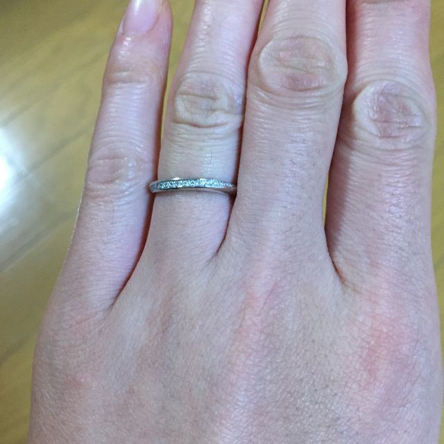 【4℃ BRIDAL(ヨンドシーブライダル)の口コミ】 旦那さんがデザインをとても気に入っていて、私はストレートラインが良か…