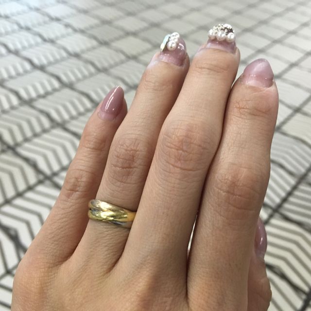 【カルティエ(Cartier)の口コミ】 スリーカラーのリングが手持ちのアクセサリーと合わせやすいと思いずっと…