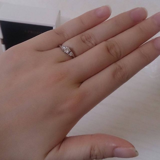 【アイプリモ(I-PRIMO)の口コミ】 ・見本よりも小さなダイヤだったので、メレダイヤのある華やかなものにし…