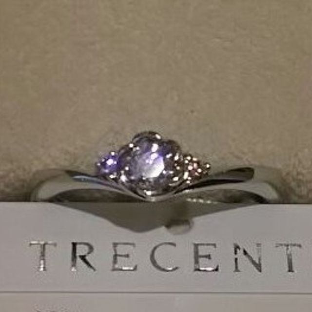 【TRECENTI(トレセンテ)の口コミ】 V字型のものも試着してみたく、探していて、こちらの商品が目に留まりまし…