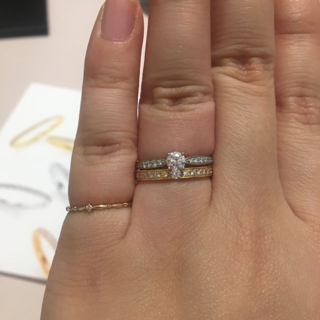 【TRECENTI(トレセンテ)の口コミ】 婚約指輪と重ねて着けても違和感なく、また単品でもキラキラと可愛いエタ…
