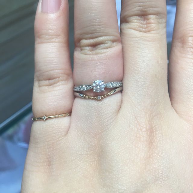 【Sirena Azzurro(セイレーン アズーロ)の口コミ】 とにかく変わった形で、デザインに一目惚れ。華奢で可愛いです。ただ普段…