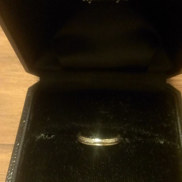 【SIENAROSE(シエナロゼ)の口コミ】 シンプルなのにデザインが入っているのでけっこう存在感がありました。婚…