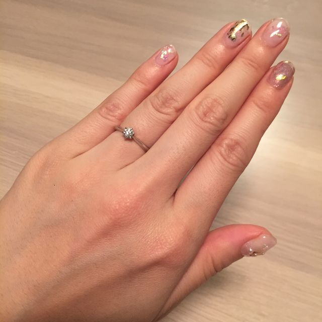 【4℃ BRIDAL(ヨンドシーブライダル)の口コミ】 実はこの指輪に関しては、ほとんど自分で選んでおりません。彼が内緒で用…