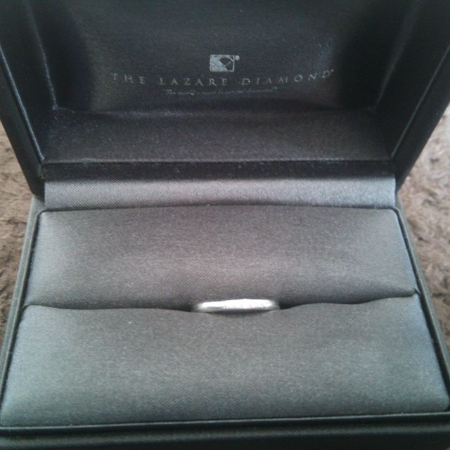 【ラザール ダイヤモンド(LAZARE DIAMOND)の口コミ】 結婚指輪として購入したので、子供ができたときに子供を傷つけないような…