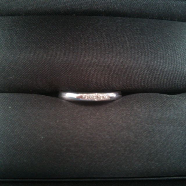 【ラザール ダイヤモンド(LAZARE DIAMOND)の口コミ】 結婚指輪として購入したので、子供ができたときに子供を傷つけないような…