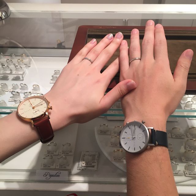 【アンジェリックフォセッテ(Angelique Fossette)の口コミ】 他の指輪と重ね付けできるデザインにしました。重ね付けのことを考え、Vカ…