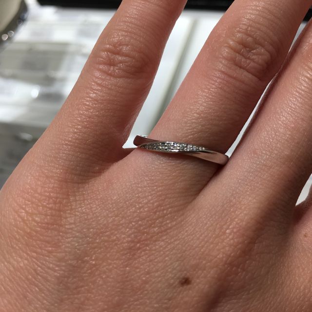 【festaria bijou SOPHIA(フェスタリア ビジュソフィア)の口コミ】 星をイメージしており、ダイヤモンドのなかに二つの星が見えるのが幻想的…