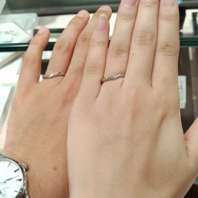 【Ginza Rim(銀座リム)の口コミ】 ピンクダイヤの数、大きさ、濃さにもよりますが
私が初回来店で気に入った…