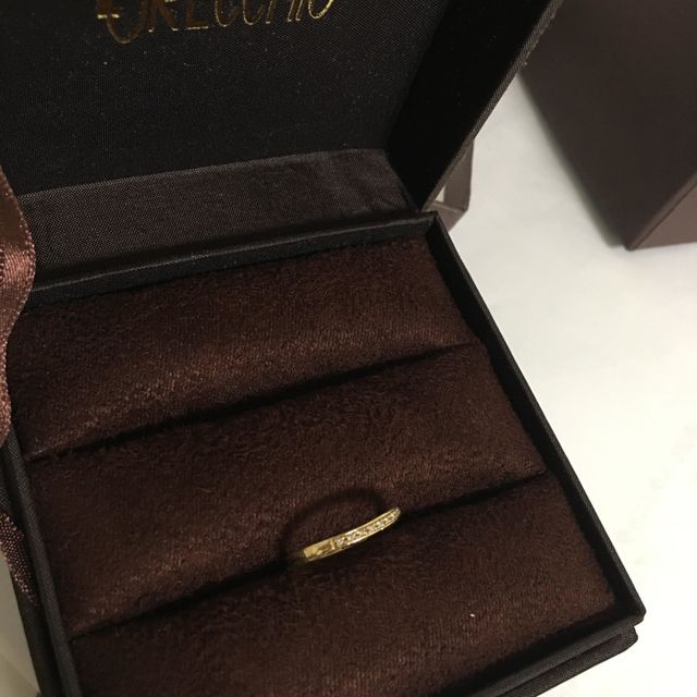 【ORECCHIO(オレッキオ)の口コミ】 金色の指輪を探していました。また日常でずっとつけていたかったので、あ…