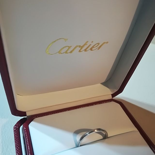 【カルティエ(Cartier)の口コミ】 値段も２つで２５万程度で、低収入な私たちでも購入ができました。
さらに…