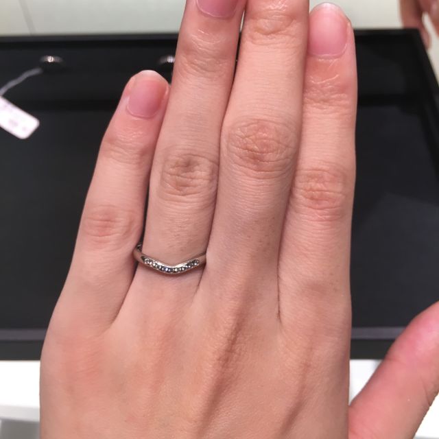 【ティファニー(Tiffany & Co.)の口コミ】 普通のプラチナリングでは物足りないと思っていて、でも派手すぎるのも嫌…