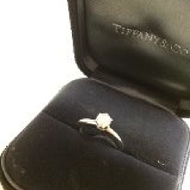 【ティファニー(Tiffany & Co.)の口コミ】 女性雑誌にも常に広告が出ていて、10代の頃から婚約指輪の理想といえば、…
