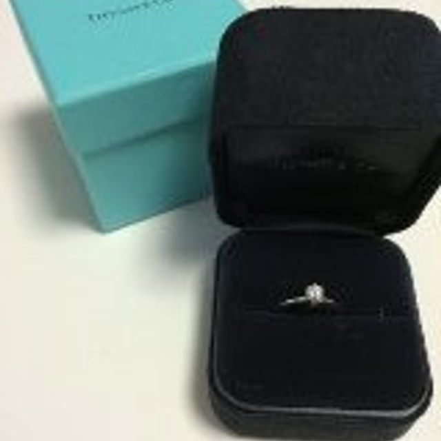 【ティファニー(Tiffany & Co.)の口コミ】 女性雑誌にも常に広告が出ていて、10代の頃から婚約指輪の理想といえば、…