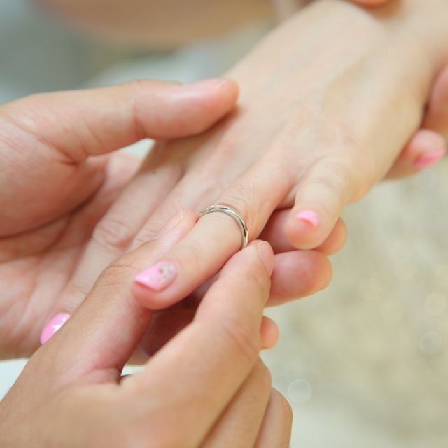 【サマンサティアラブライダル(Samantha Tiara Bridal)の口コミ】 何件見ても、お互いの好きなデザインが同じでした。
結婚指輪は、基本的に…