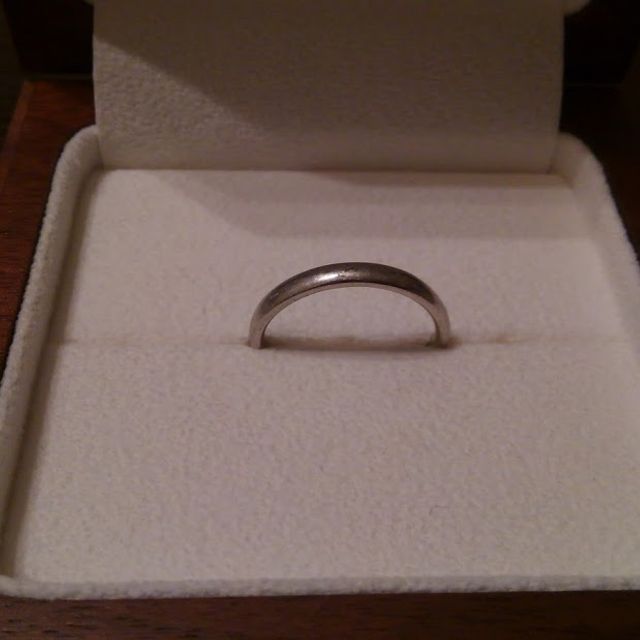 【Ponte Vecchio(ポンテヴェキオ)の口コミ】 シルバーでシンプルなデザインであること。細すぎずにごつすぎないデザイ…