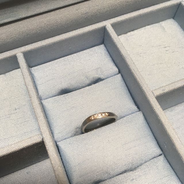 【agete(アガット)の口コミ】 婚約指輪と2連にしてつけたいと思っていたので婚約指輪と合うものをと思い…