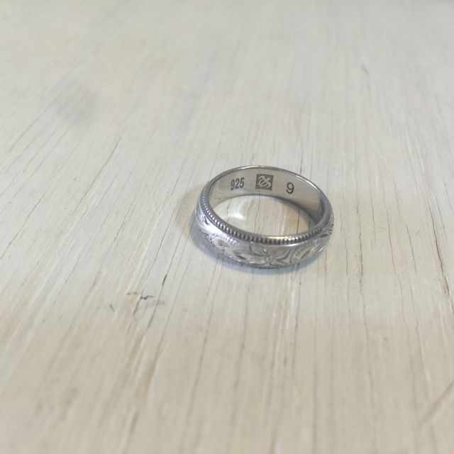 【LOVERS SCENEの口コミ】 夫が薬指の付け根にある墨が隠れるようにと、太めの指輪を探していました…