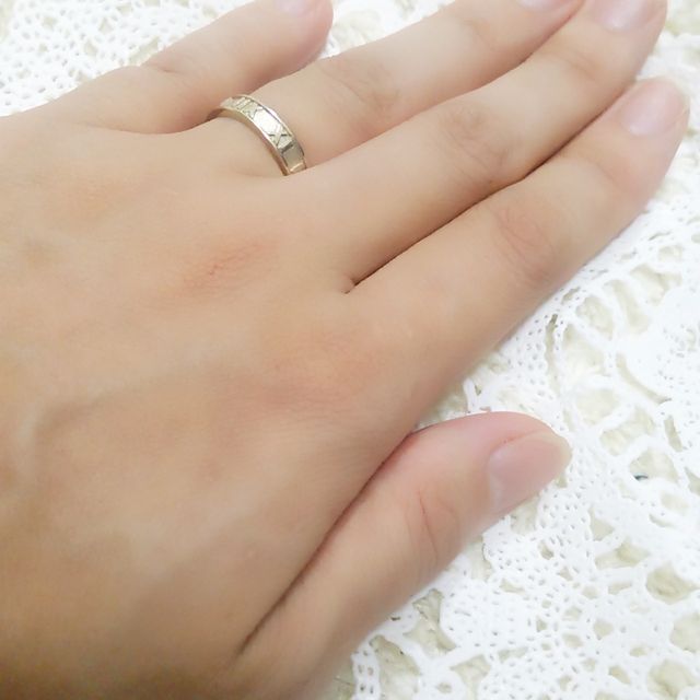 【ティファニー(Tiffany & Co.)の口コミ】 試着したときは９号をつけたのですけど、私は関節が太いので引っかかって…