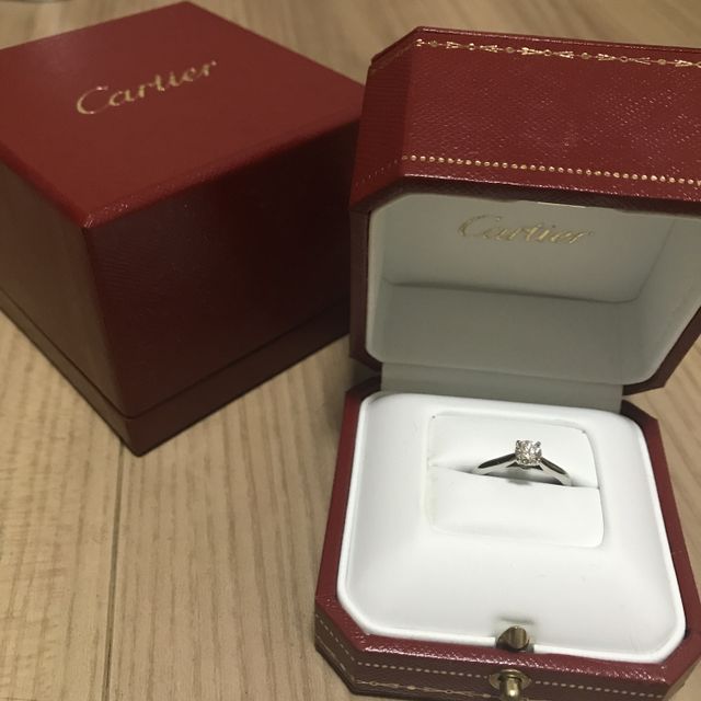 【カルティエ(Cartier)の口コミ】 カルティエとティファニーのどちらかが良い！と思い、婚約指輪探しをしま…